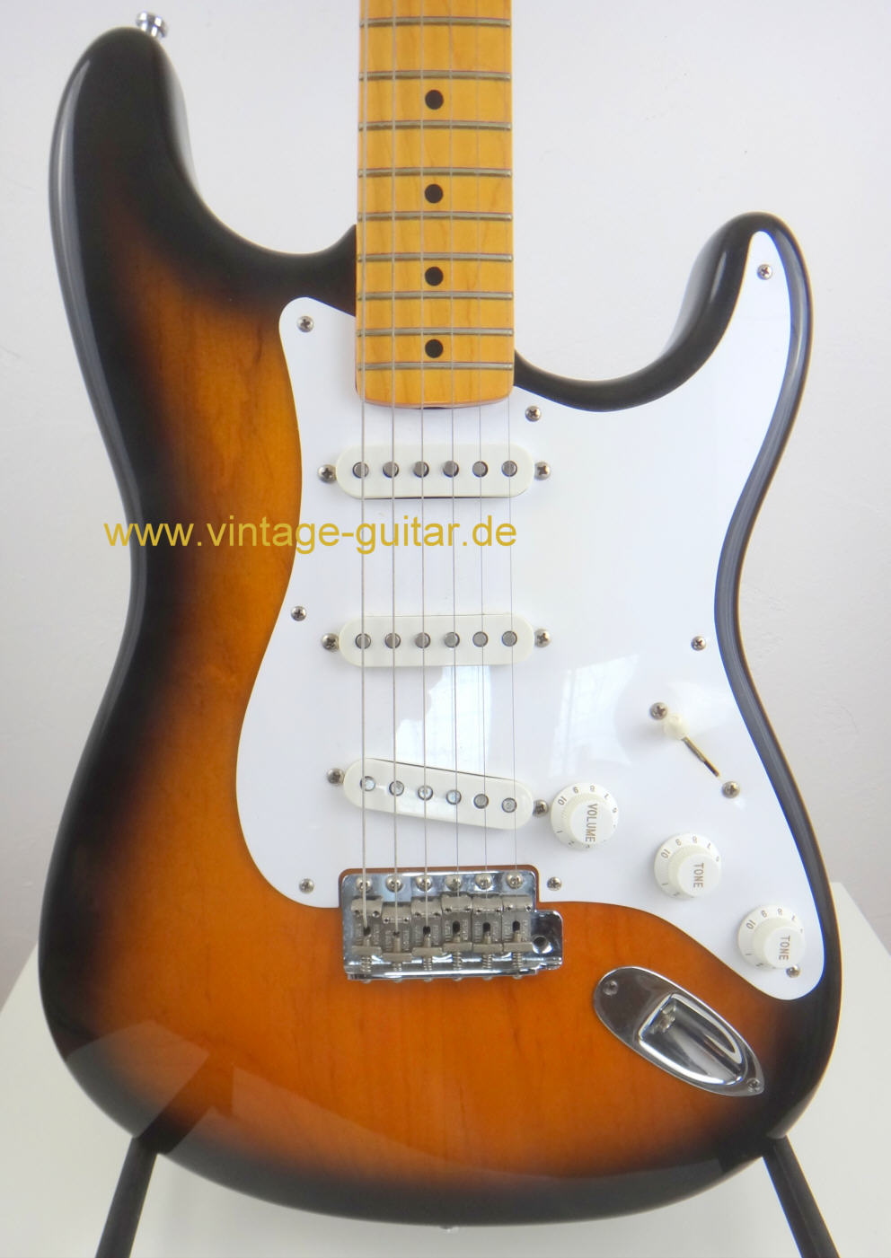 Fender Stratocaster 1954 Reissue 1994-001.jpg